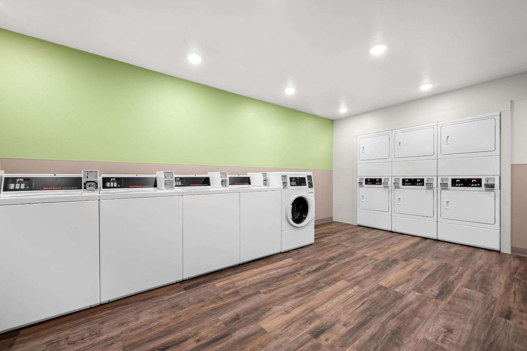 Woodspring Suites Huntsville - Research Park Eksteriør bilde